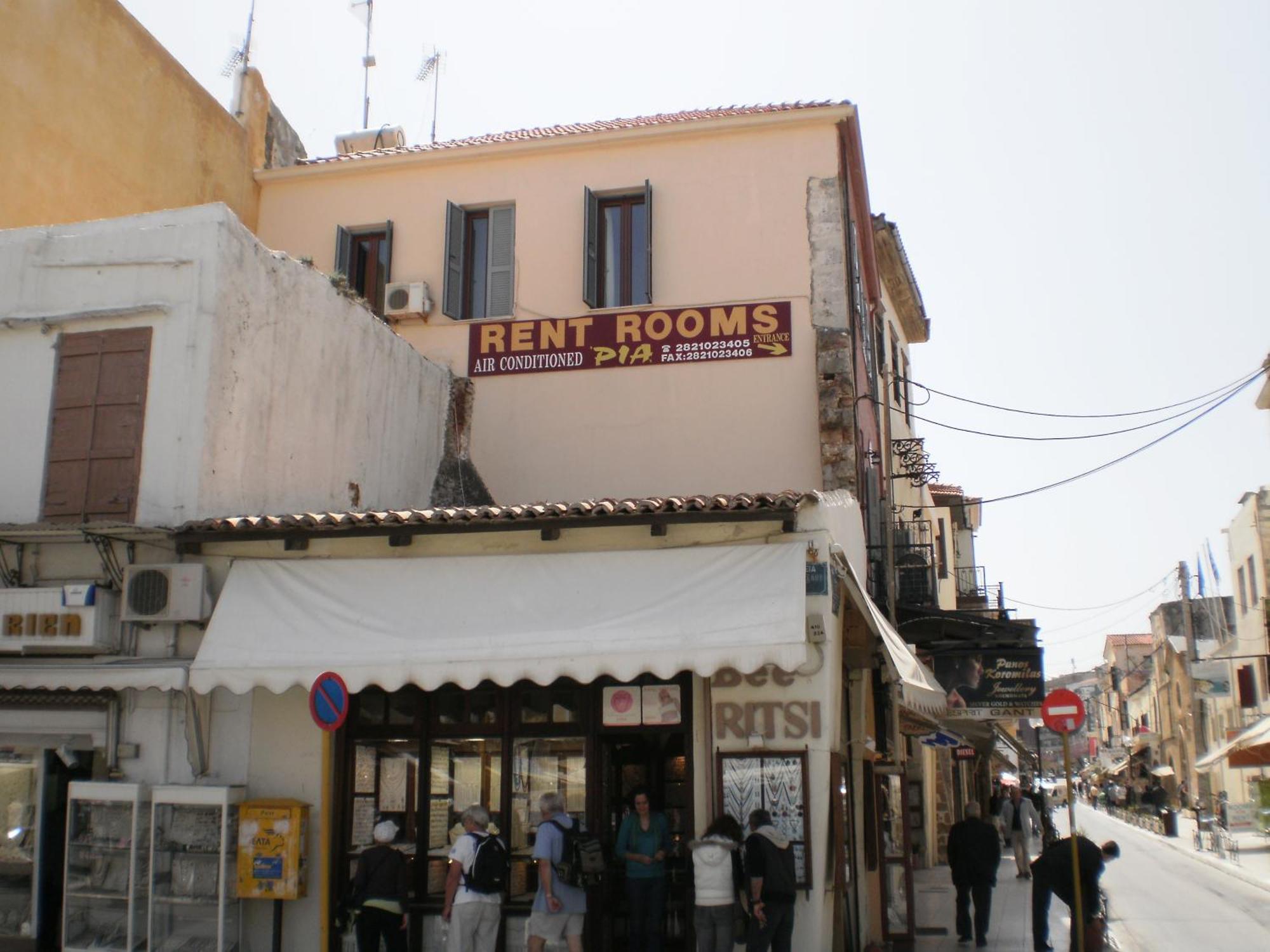 Pia Rooms Chania  Bagian luar foto