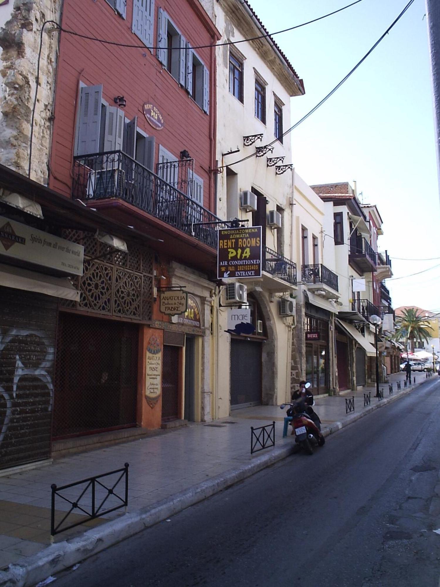 Pia Rooms Chania  Bagian luar foto