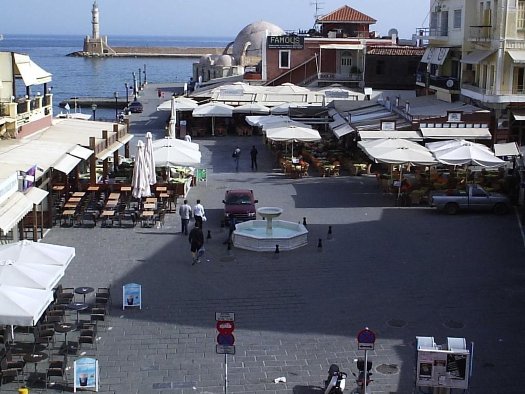 Pia Rooms Chania  Bagian luar foto