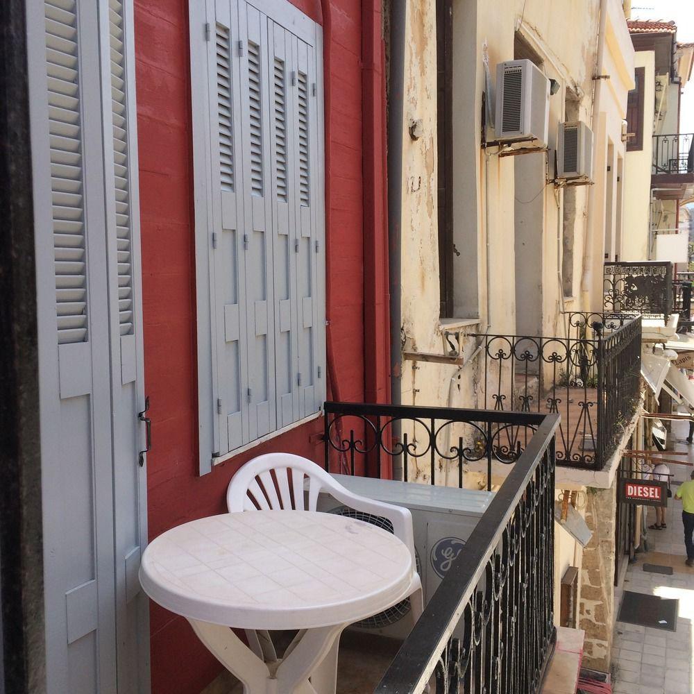 Pia Rooms Chania  Bagian luar foto