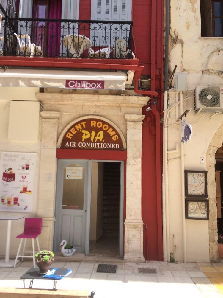 Pia Rooms Chania  Bagian luar foto